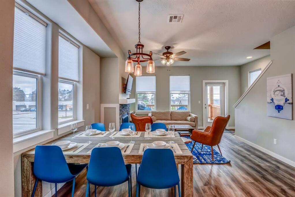 New Tri-Level Home With Ocean View And 3 En-Suite Bedrooms! Depoe Bay Exterior foto